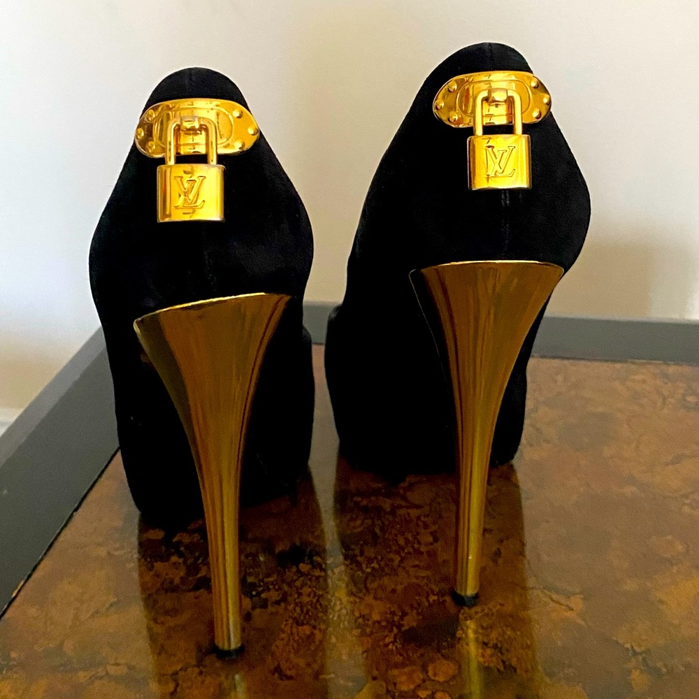 Louis Vuitton Black Suede Stiletto w. Gold Metallic Heel & Lock
